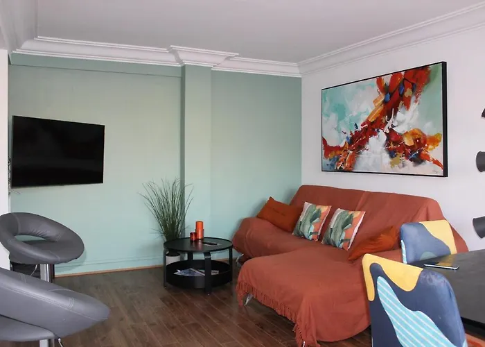 Avec Balcon Et Parking Апартаменты *